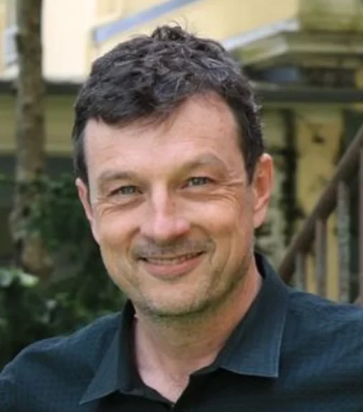 Dirk Bergemann profile.png