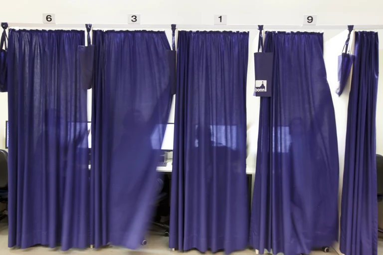 5 Curtains ensure subjects’ privacy