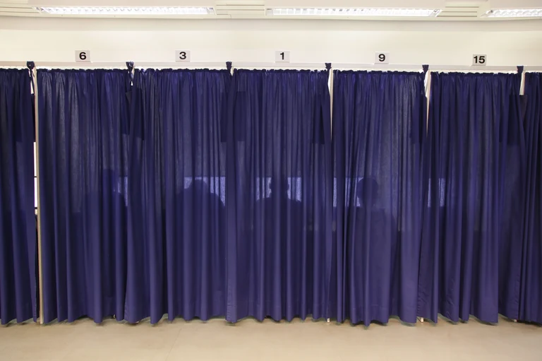 6 Cubicles with curtains closed