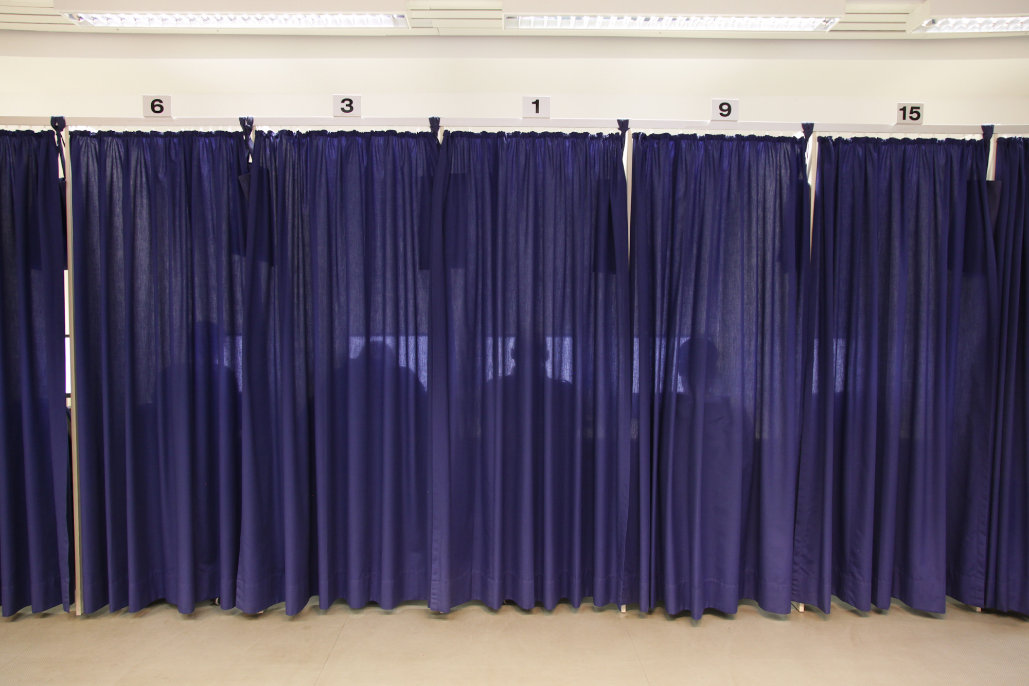 6 Cubicles with curtains closed