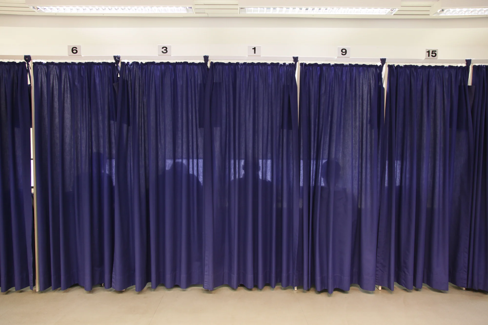 6 Cubicles with curtains closed