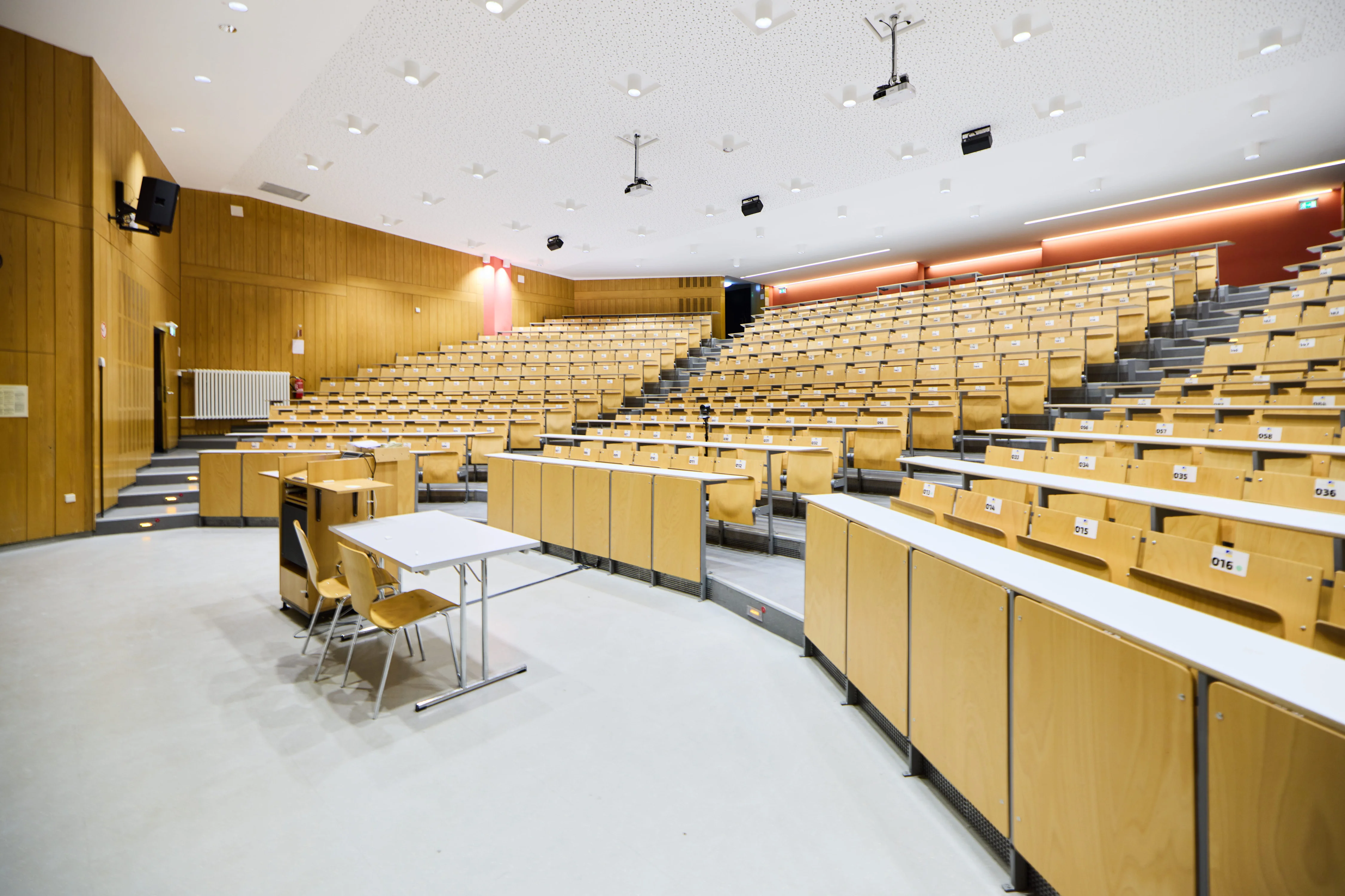 uni-vl-juridicum-171224-01.webp