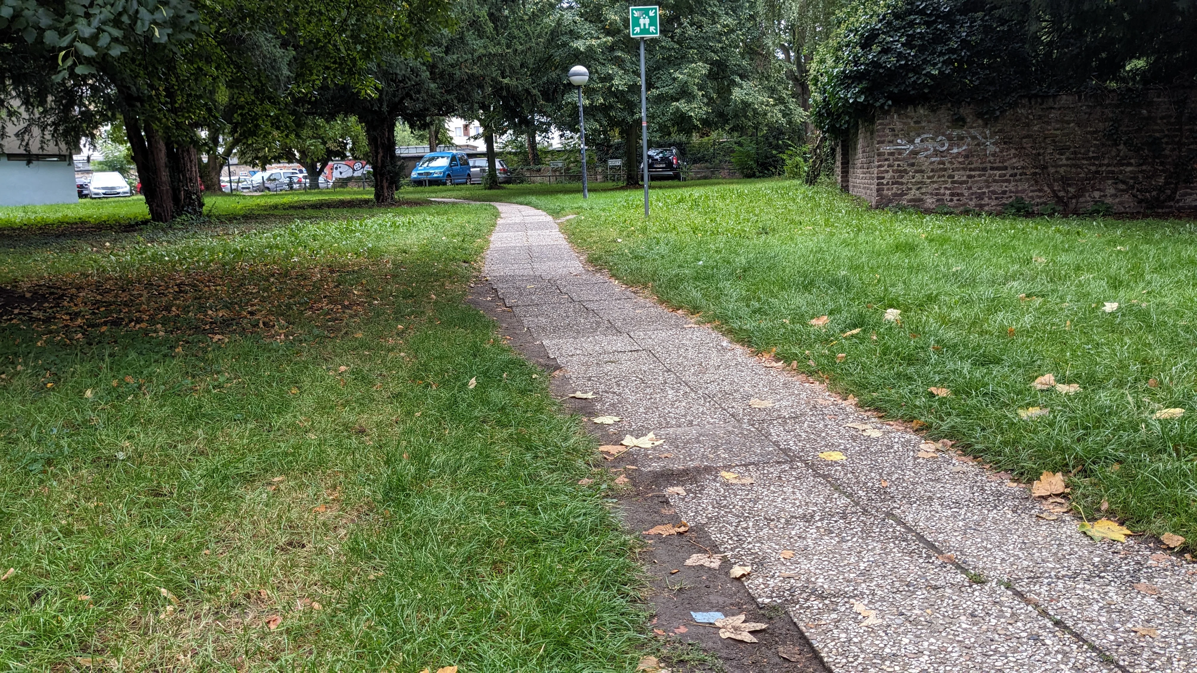 Weg um das Juridicum